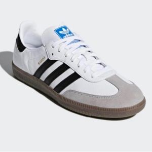 Women’s Adidas Sambas size 6.5